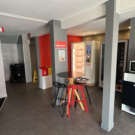 Enzo Hotels Trappes By Kyriad Direct Exterior photo