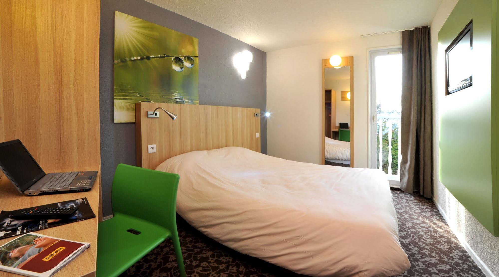 Enzo Hotels Trappes By Kyriad Direct Exterior photo