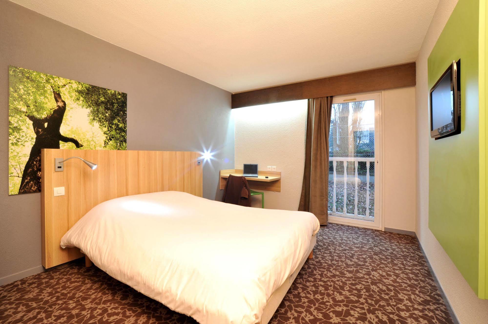 Enzo Hotels Trappes By Kyriad Direct Exterior photo