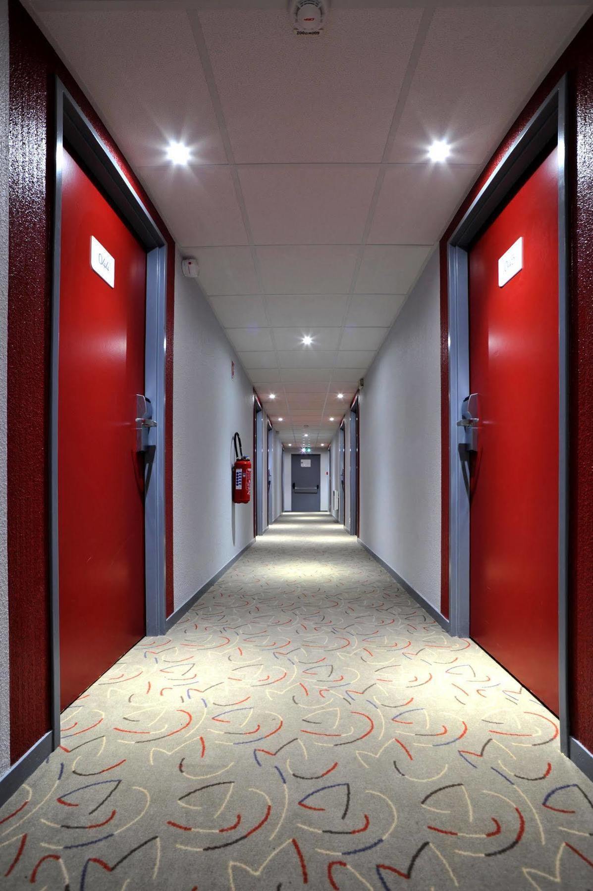 Enzo Hotels Trappes By Kyriad Direct Exterior photo